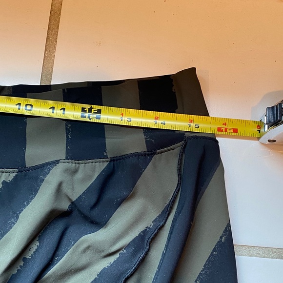 Porto SF Elegant Asymmetrical Black and Green Skirt Size 3 (10) M - Picture 3 of 9